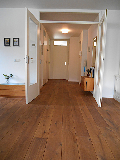 พื้นไม้โอ๊ค ขนาดกว้าง 22 เซนติเมตร